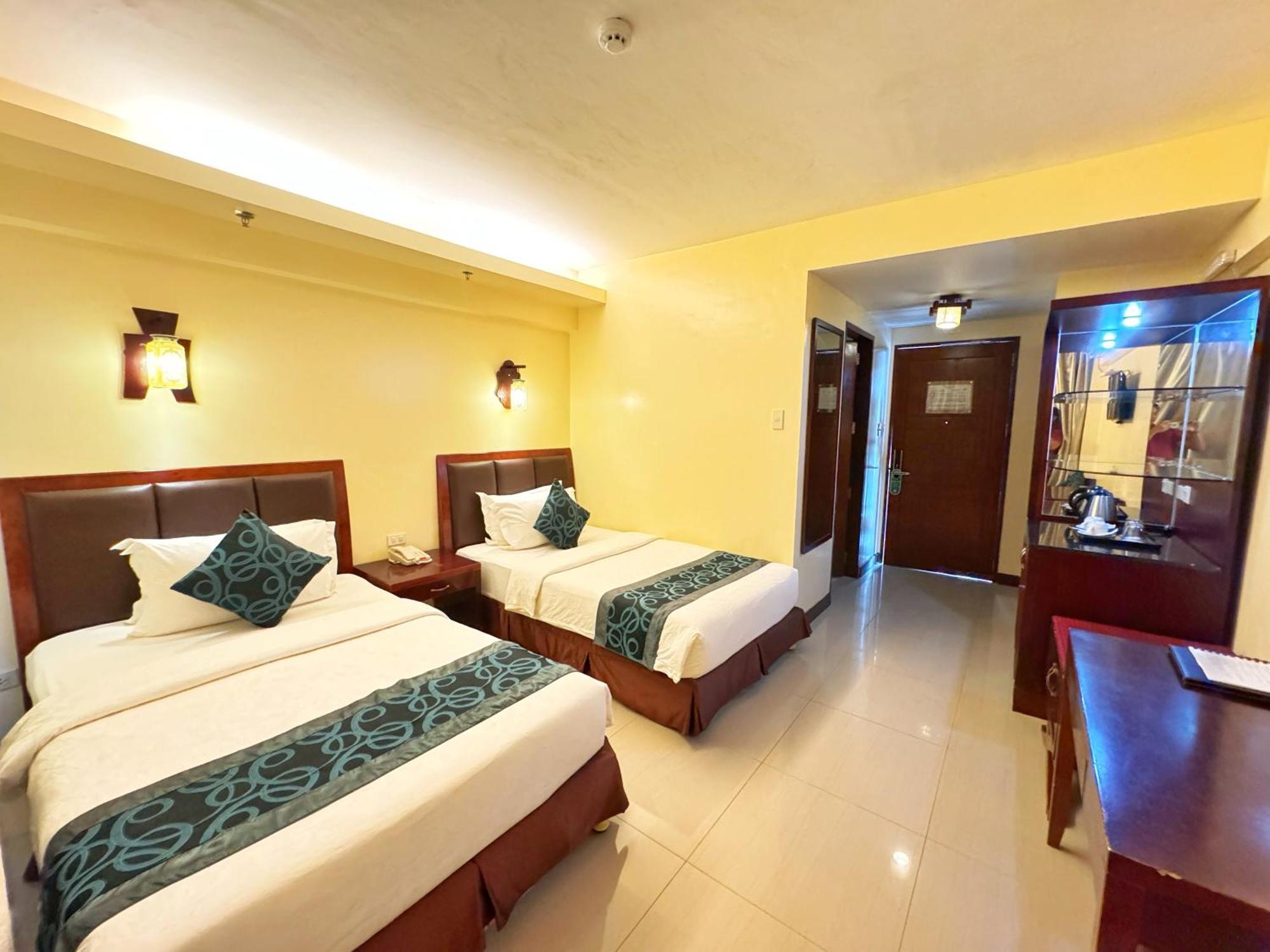 Golden Phoenix Hotel Boracay Manoc-Manoc Экстерьер фото